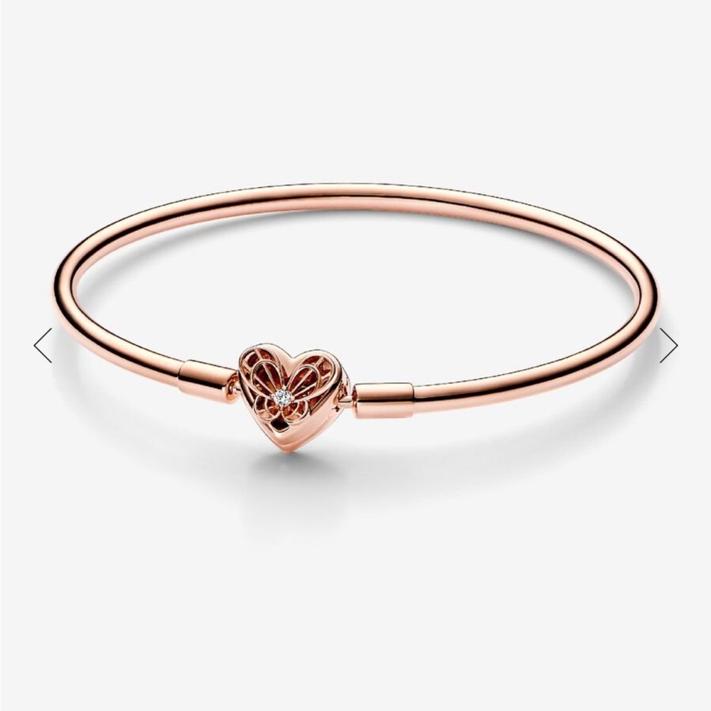 Pandora Moments Heart & Butterfly Bangle
14k rose gold plating - Picture 5 of 8